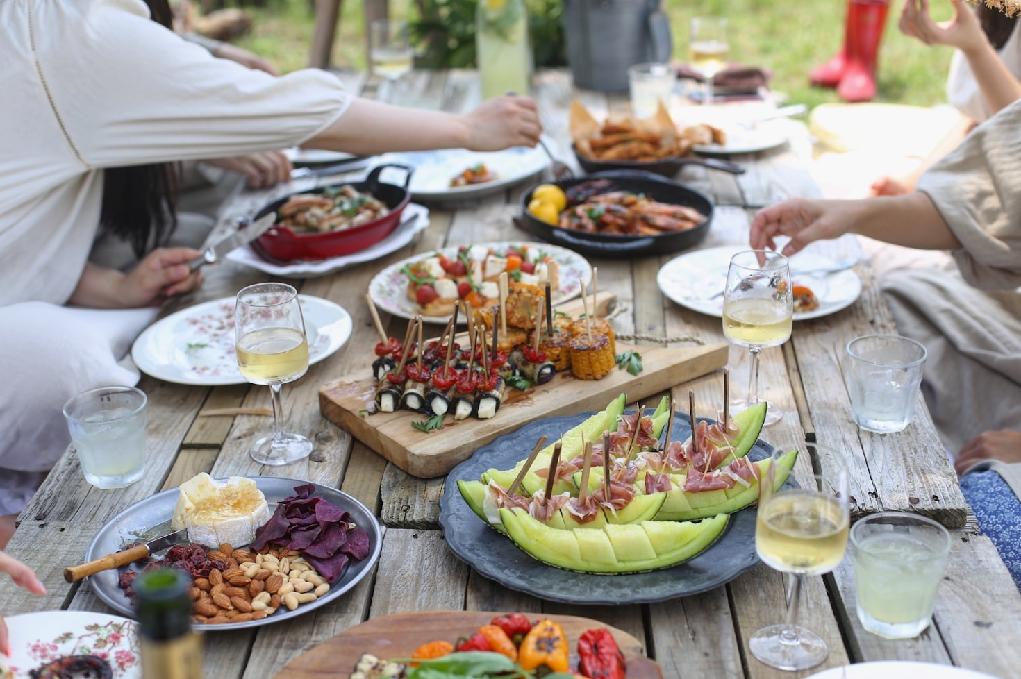 The Sunday Table: A Ritual of Slowness, Sharing, and the Perfect Bottle