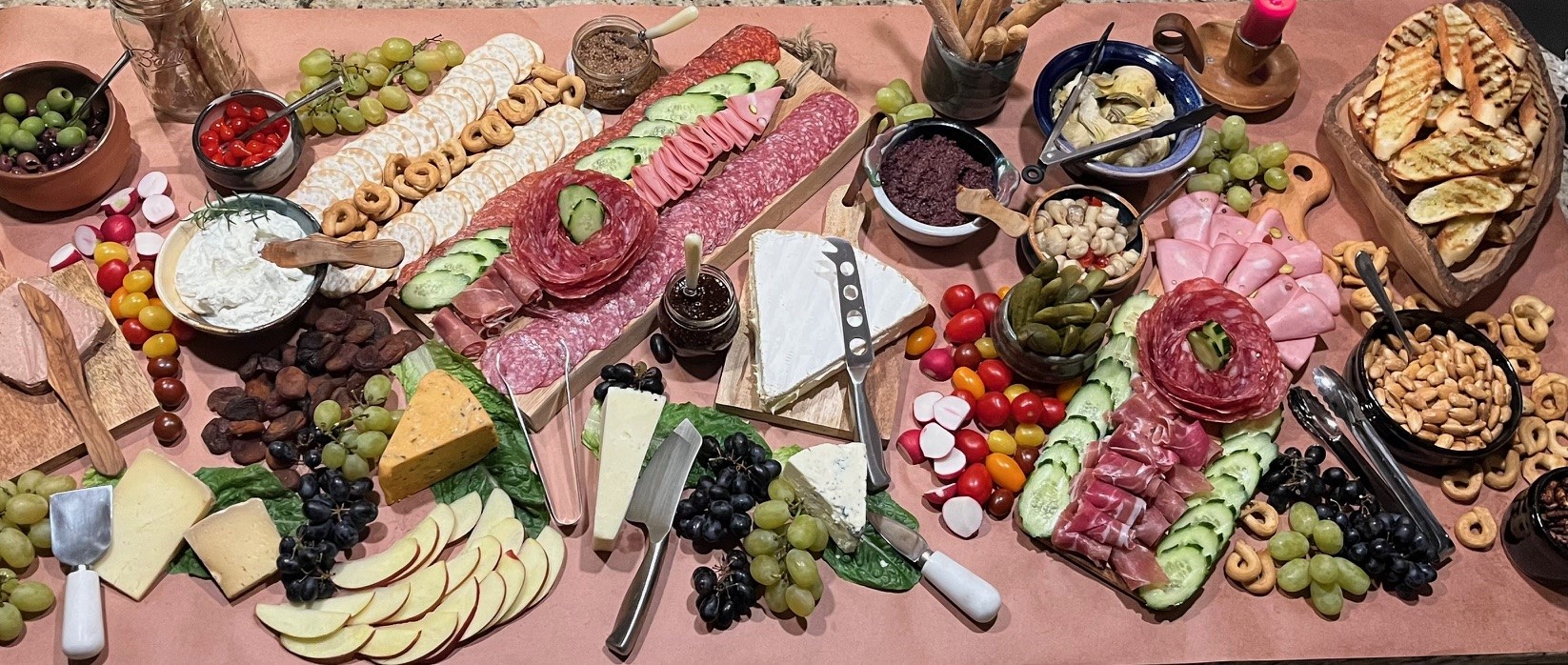 How to Build the Perfect Nibble Board (With Wine Pairings)